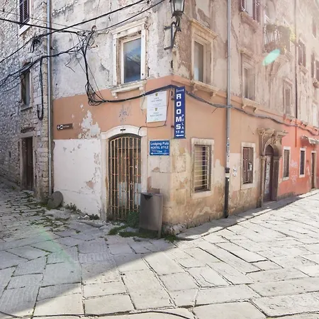Kandlers street apartment Pula Buitenkant foto